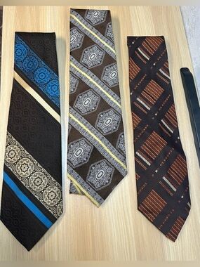 Men's 3 Pack vintage 1970 Castle Ties